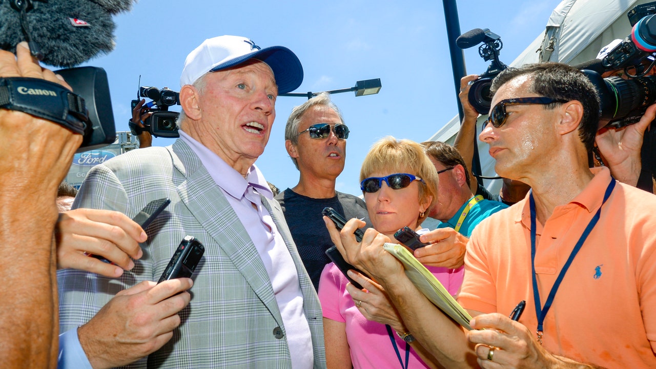 Cowboys happy to not deal with 'Dez Watch' as training camp begins